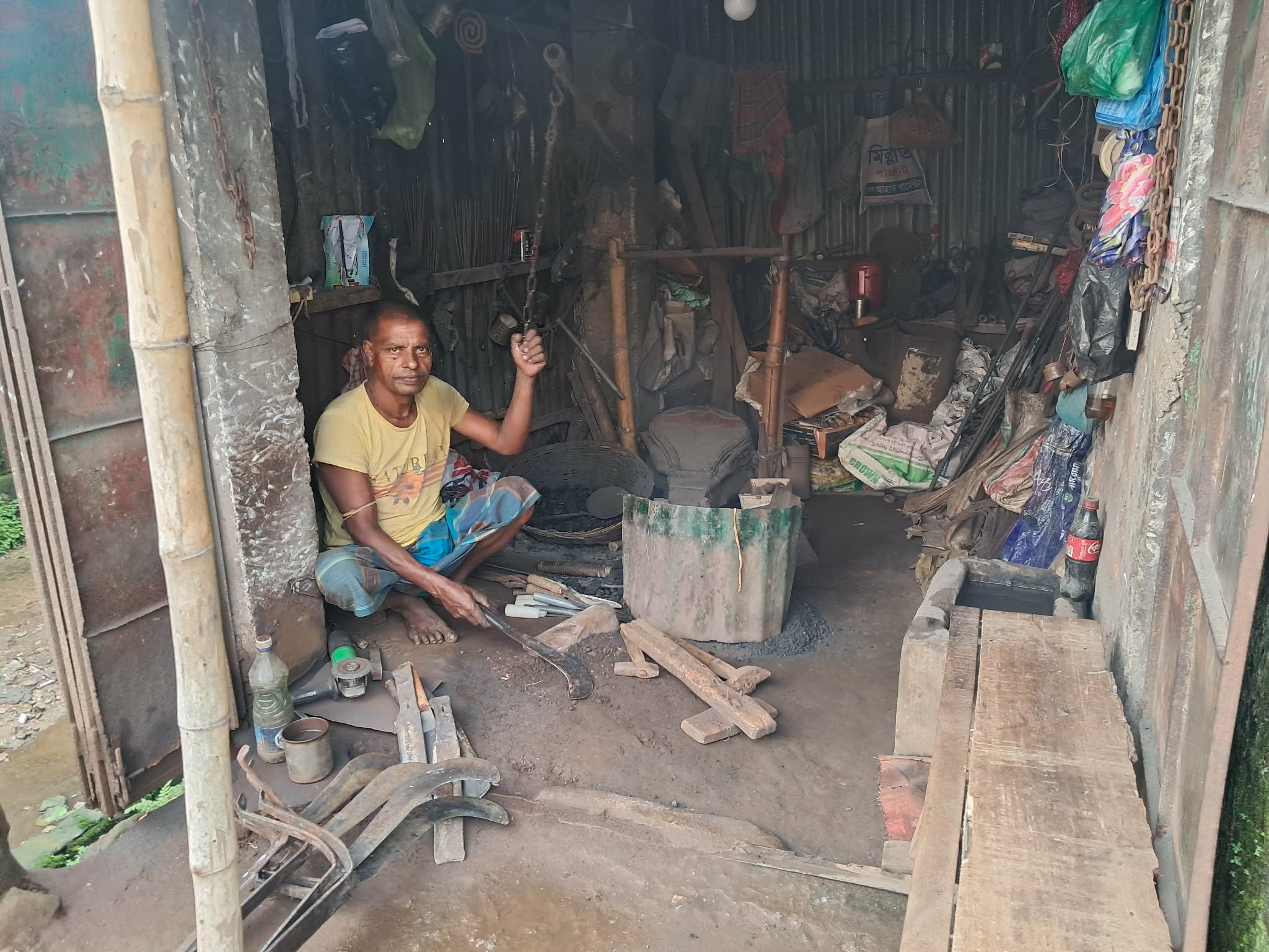 সুনামগঞ্জে কামার শিল্পীদের কাজ কর্ম এখনও জমেনি