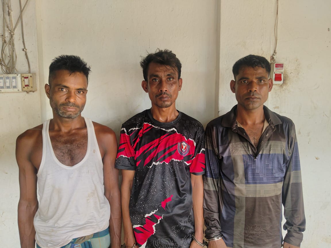 তাহিরপুরে তিন মাদক ব্যবসায়ীকে আটক করে পুলিশে সোপর্দ গ্রামবাসীর